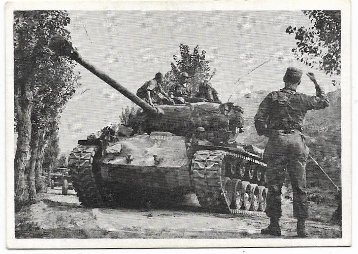 1964 Donruss Combat Series 2 (119) Heavy Tanks Move Up